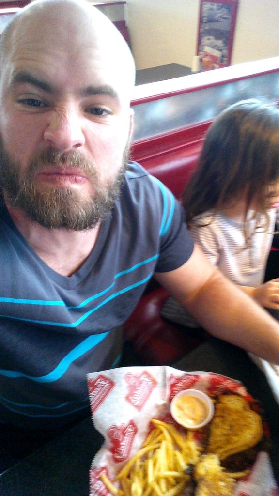 SammyJankisEtc's tweet photo. Stopped at @FreddysUSA for my 1st experience. Yummy stuff. #DriveHome15 http://t.co/5fAOcSfbSB