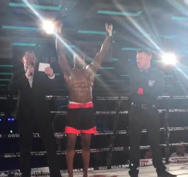 DEMONBLAXIMUS's tweet photo. @LNDG_Sport “China vs England, KTMMA in Earls Court, London Jefferson George defeats Wu Haotian by judges decision http://t.co/j4PN3NJKxg”