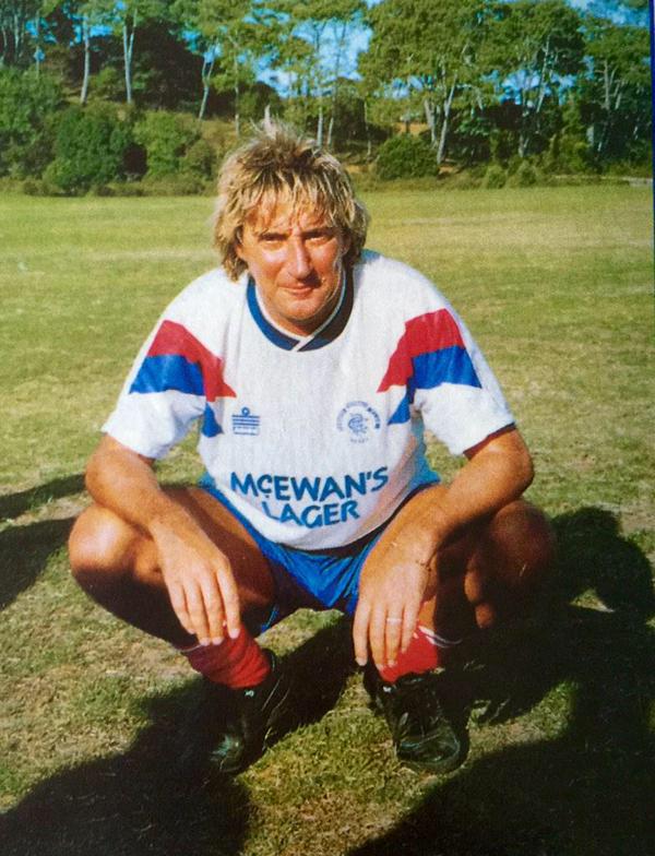 Rangers History on Twitter: "Rod Stewart pictured at David Murray's New Zealand home in 1992 at the launch of Rangers own Record Label,'Rapfolio' http://t.co/2dnvcH2ygR" / Twitter