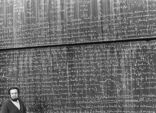 YGS den çıkan öğrenciler ; Nerden baksanız bukadar cevabı olan sorular vardı:) #YGSdenÇıkanlaraÖneriler