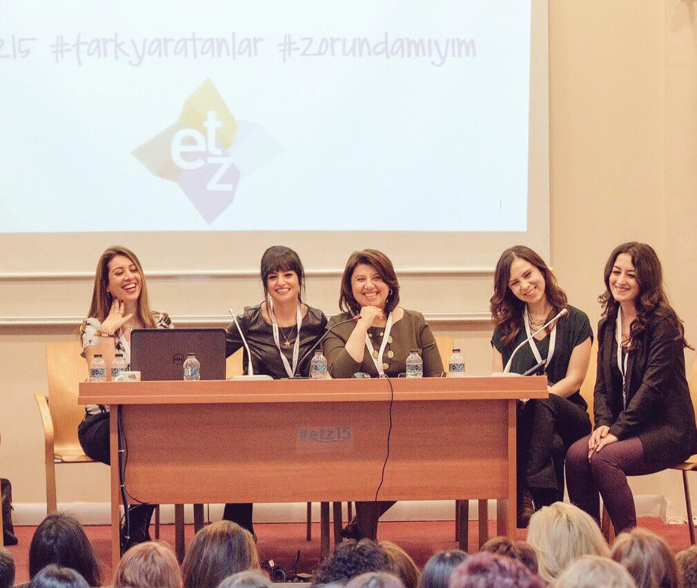 Beyza's tweet photo. Panel konuşmamızdan eğlenceli bir kare #etz15 #farkyaratankadinlar #zorundamiyim http://t.co/nCG8MM9MD5