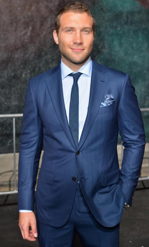 Happy birthday Jai Courtney *-*   