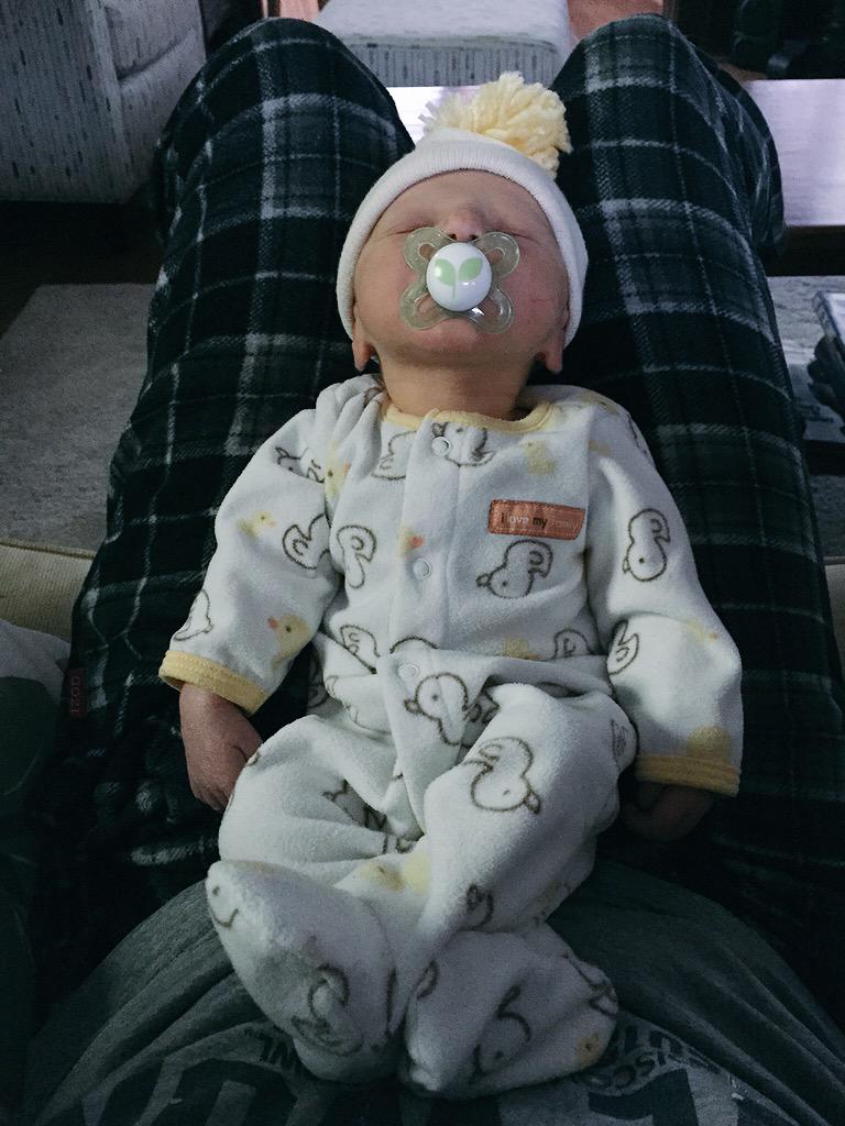 rlindsaywv tweet picture