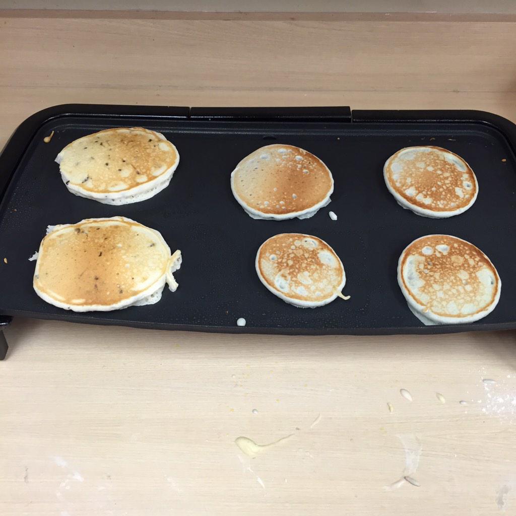 Simonis_Says's tweet photo. Recognizing the amazing overnight team at T-2229 with some red bull pancakes! #thesepancakesaredelicous @N8Target http://t.co/byRE2BOAZD