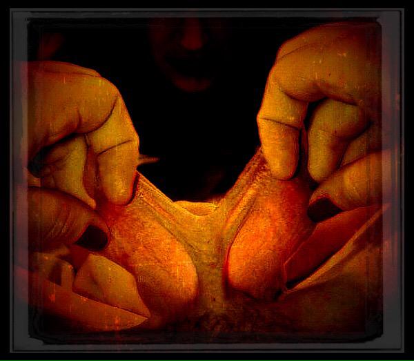 TheLabiaAllure's tweet photo. 🙈Stretch it out🙈 #ElongatedLabia #EroticArt #PussyLips #Clit #LabiaArt #meatyflaps #nsfw #VaginaArt #Vagina #Pussy http://t.co/2Zn2MtTfnA