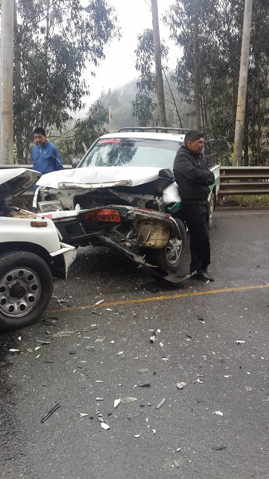 #07:06am ECU911informa accidenteSAGEO,acude ambulanciayvehículoextricación#2pacientes # trasladados al hospital HHCC