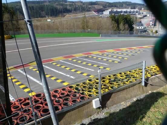 ValentinSimonet's tweet photo. Seriously ?!? People in charge of "safety" need to think sometimes ... #spa #spafrancorchamps #crazy #thinkbeforedo http://t.co/fJDnCLANQx