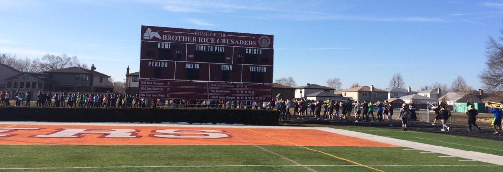 MissAxelrood's tweet photo. BRMM Band getting ready for South Side Irish Parade! Come cheer them on @BrotherRice @McAuleyMacs #bandmac http://t.co/C9oVcXqLWc