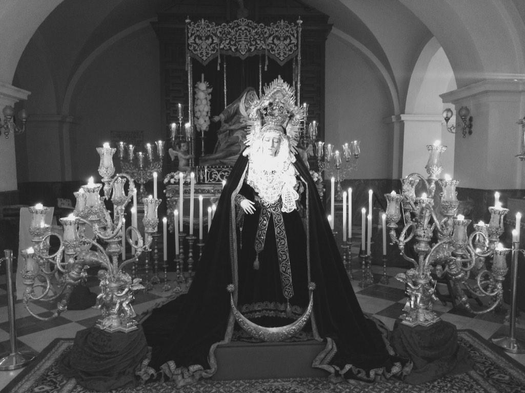 Durante todo el día estará expuesta en piadoso besamano Maria Stma. de la Pasión y Ánimas