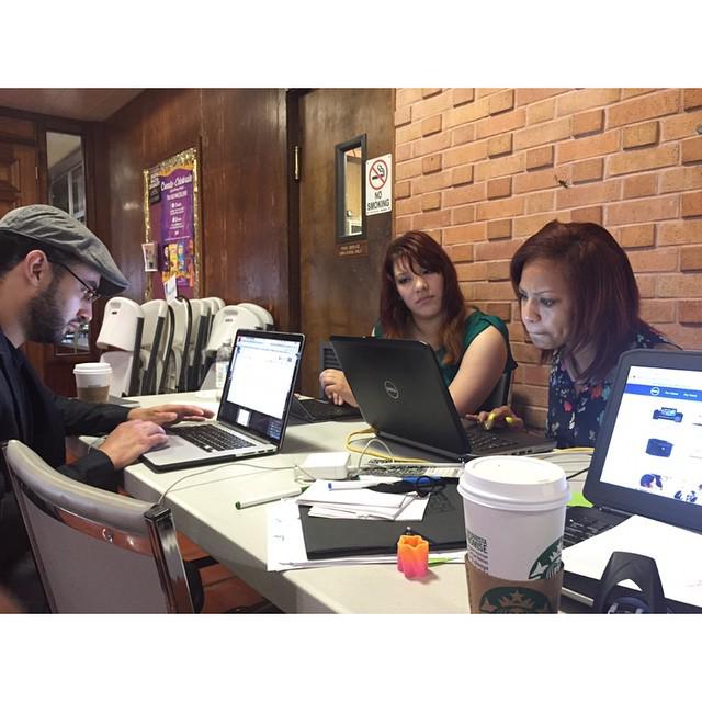 #divhack #hackthefuture #SXSW @divhackathon day 2. | 📷: @c_white1911 [#HRDCVR social media… ift.tt/1CiMkVe