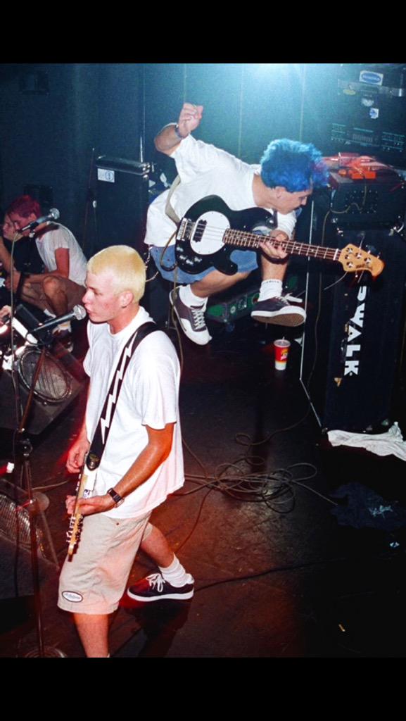 Happy birthday mark hoppus!   ! 