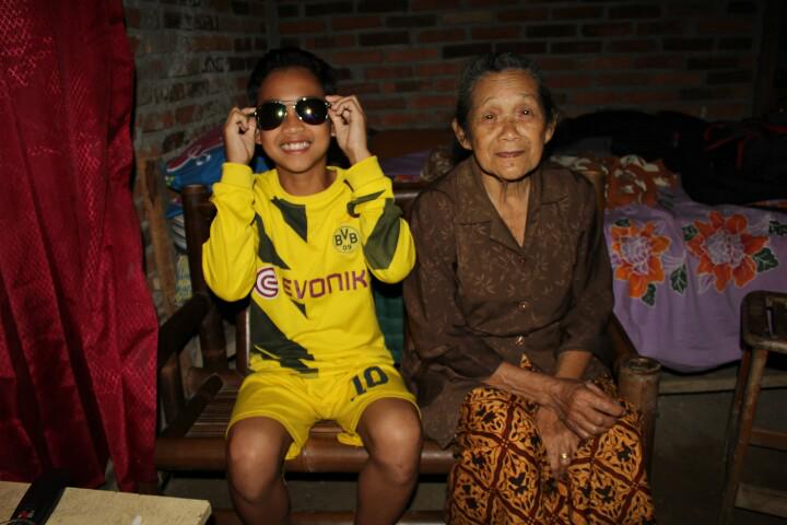 robyarilap's tweet photo. #nenekkupahlawanku :) http://t.co/eev2FMhNM6