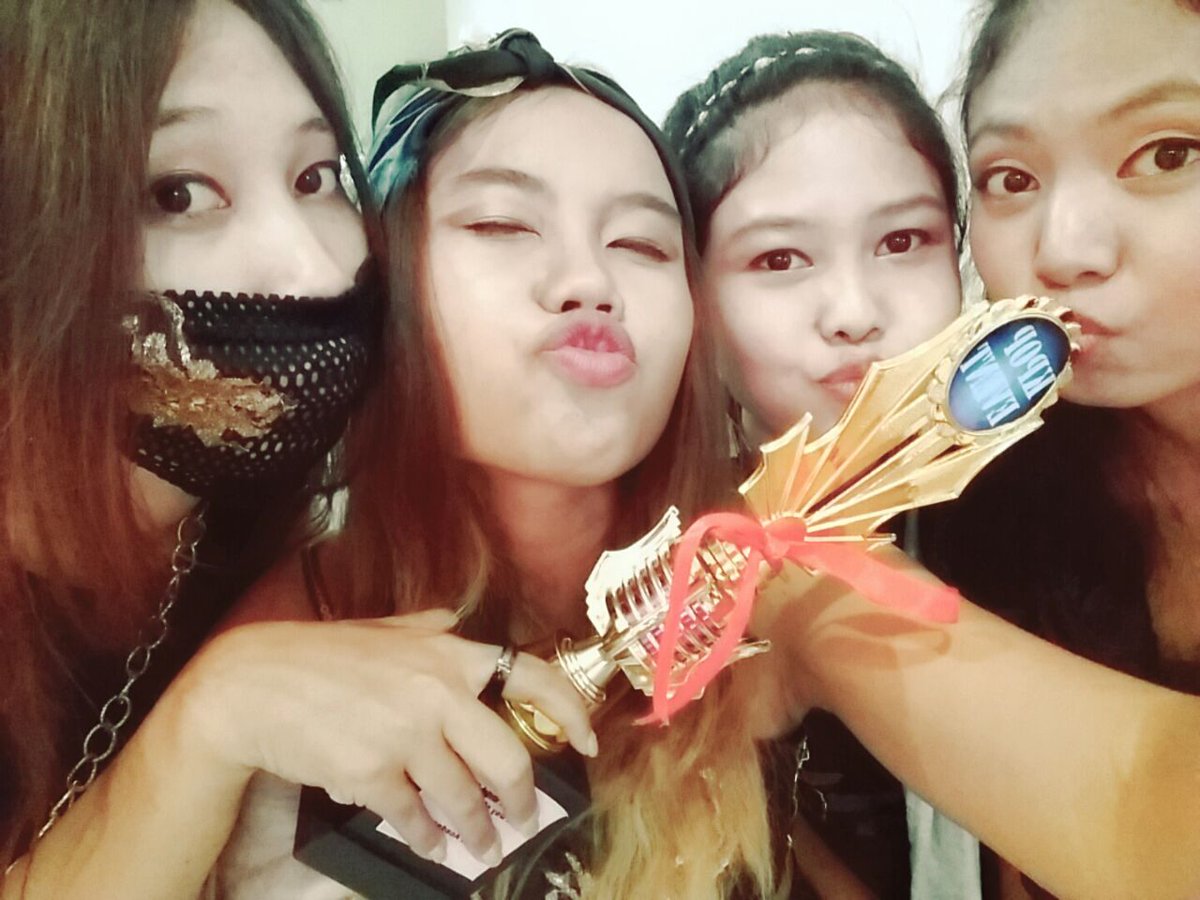 kim hyo jung tweet media