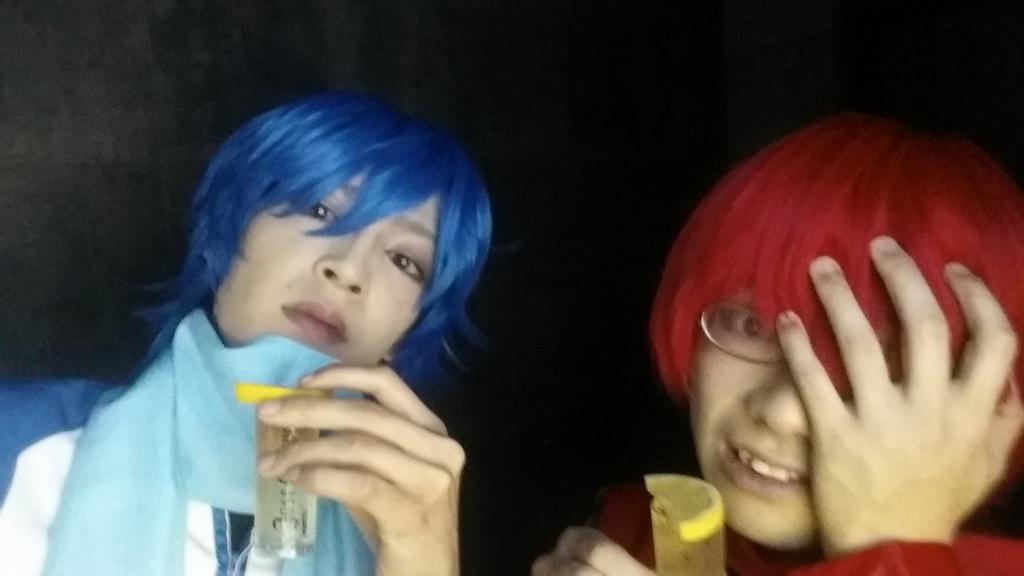 42ndAngel's tweet photo. KAITOが身内で割と好評でなんだかなぁって感じ(一回しか着ないだろうと思ってボディーラインで適当に買ってきたやつ) #ありがとうミクルス #MIKURUS http://t.co/Scn4vfKV9z