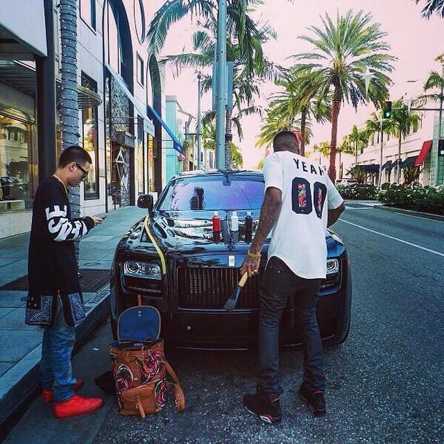 LCSNY's tweet photo. #fvshiongrvm #bape #supreme #aydn #supremenewyork #vfiles #soho #streetwear #blckfashion #style #clothing #vineyard… http://t.co/vGh83QNbfK