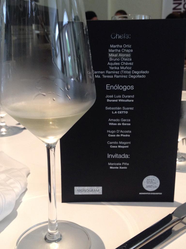 WineFoodMX's tweet photo. Un vino fresco de @Monte_Xanic para abrir apetito y comenzar a cocinar. #momentosexquisitos http://t.co/yJEhIbmb5X
