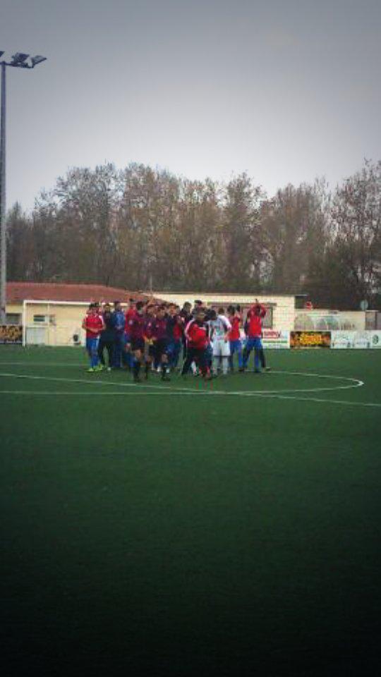 Javierl7's tweet photo. Buenísimas noches! 😉😊⚽ http://t.co/ovSzdoofVI