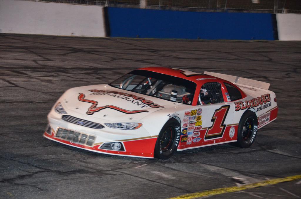 WilsonRacingPR's tweet photo. Race photos from 3-14-15 @hickoryspeedway 7th place http://t.co/lTIb3dARAl