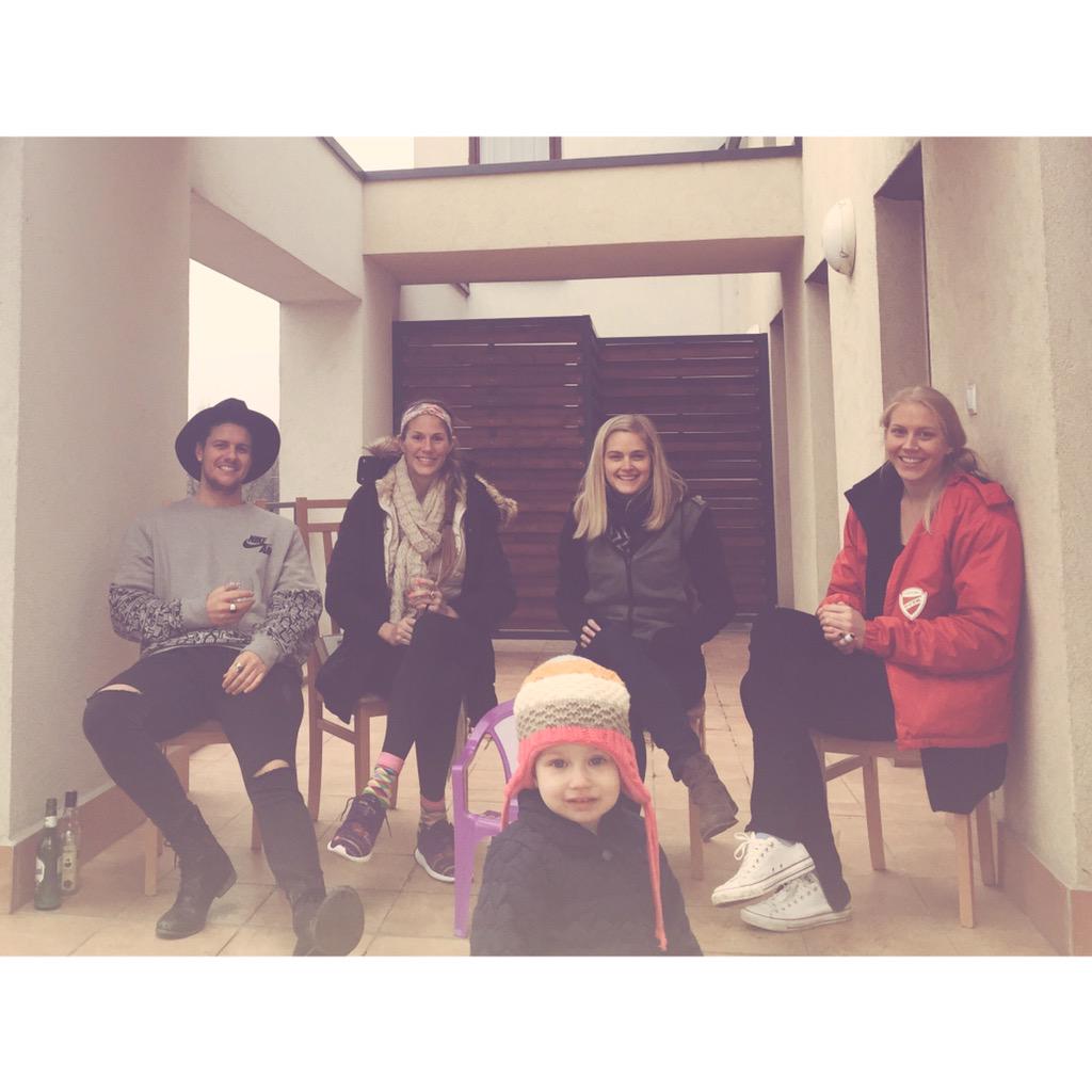 Abby_Knight10's tweet photo. Sunday hangs in Miskolc #fouraussies #oneamerican #goodtimes @rach_ally http://t.co/BqeA1iijp3