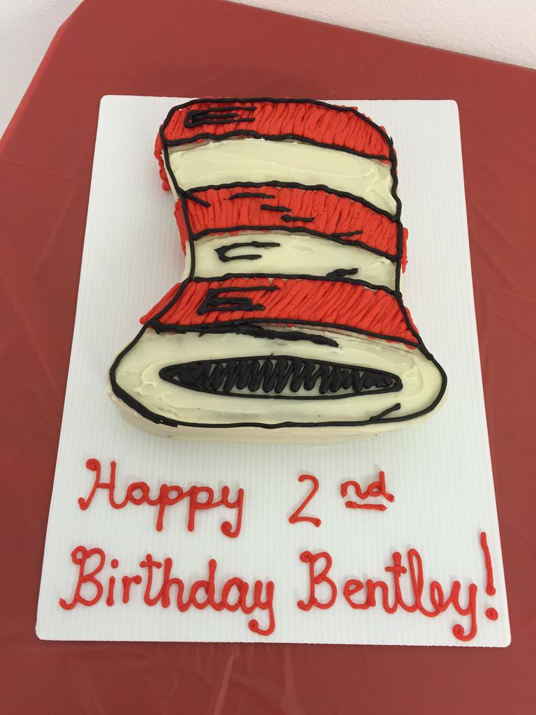 JCSweetShoppe's tweet photo. Dr Suess birthday party. Happy Birthday Bentley! http://t.co/CT1Y1cthRq