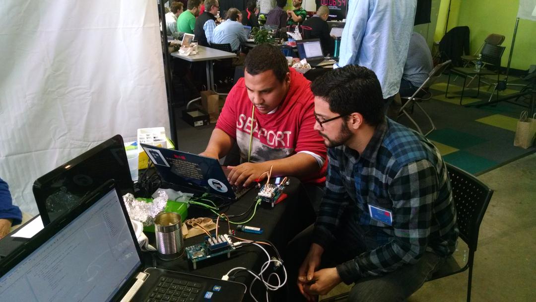 JonnyBoats's tweet photo. Coming down to the wire at #IntelMaker Boston. http://t.co/QRBvvFiF9E