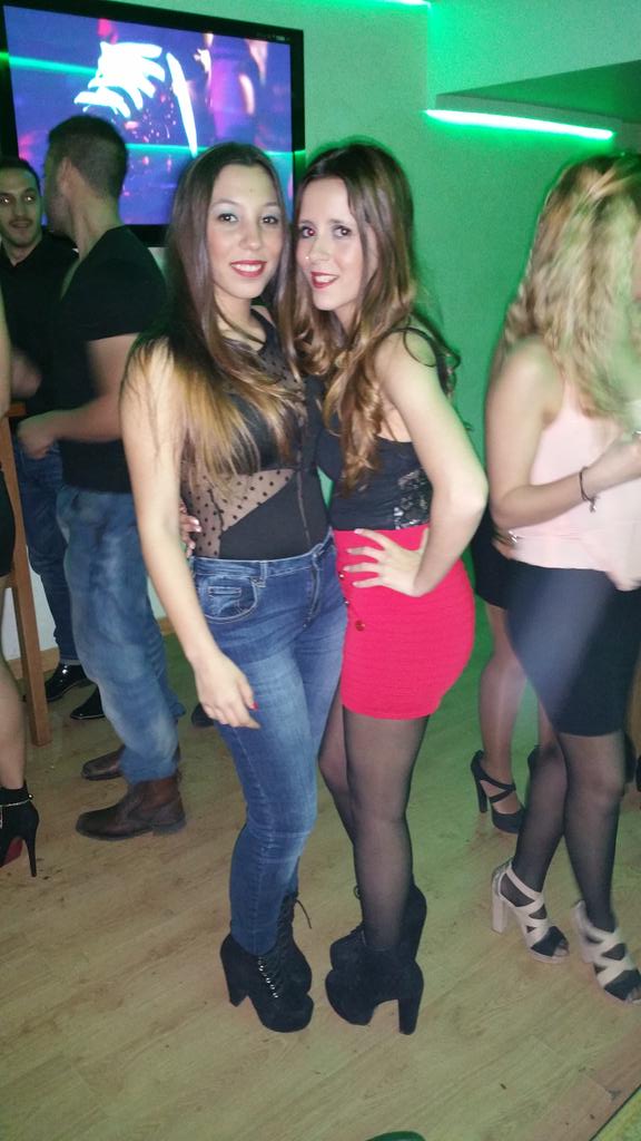 maribe_molina's tweet photo. Celebrando mi cumple con mis niñas 😍😍😍 osquiero http://t.co/ZemjYFk99i