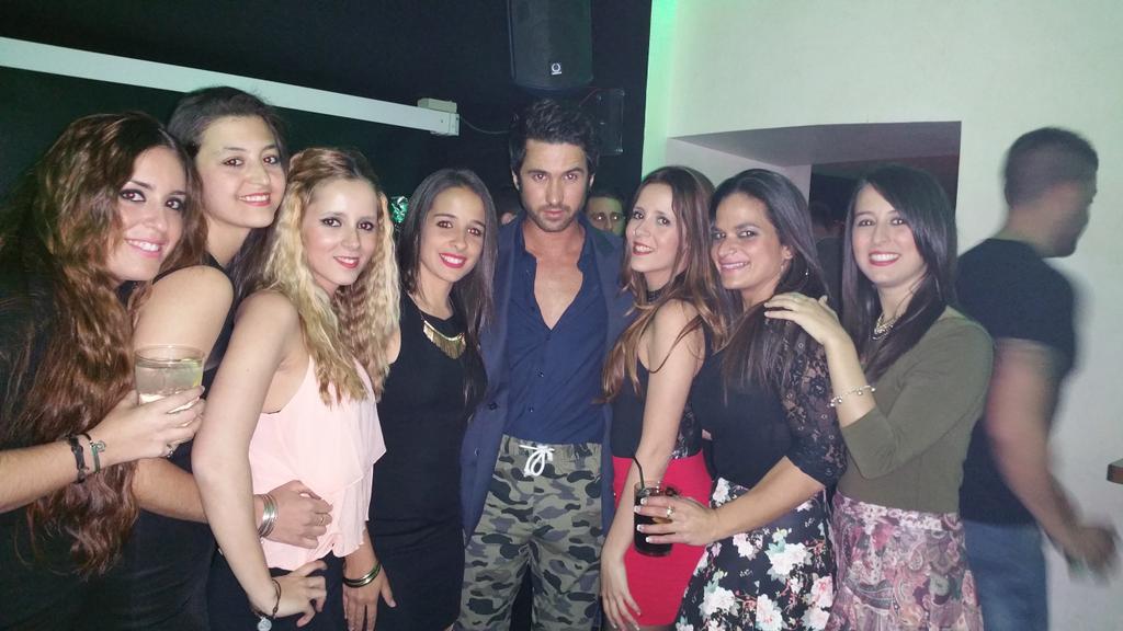 maribe_molina's tweet photo. Celebrando mi cumple con mis niñas 😍😍😍 osquiero http://t.co/ZemjYFk99i