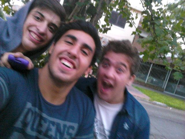 feedemolina's tweet photo. Los caretas ahora ya no van Ravens, la bandita está siempre presente, fisuras @AgassL @MatiBellone http://t.co/OsG8g6Hp9F