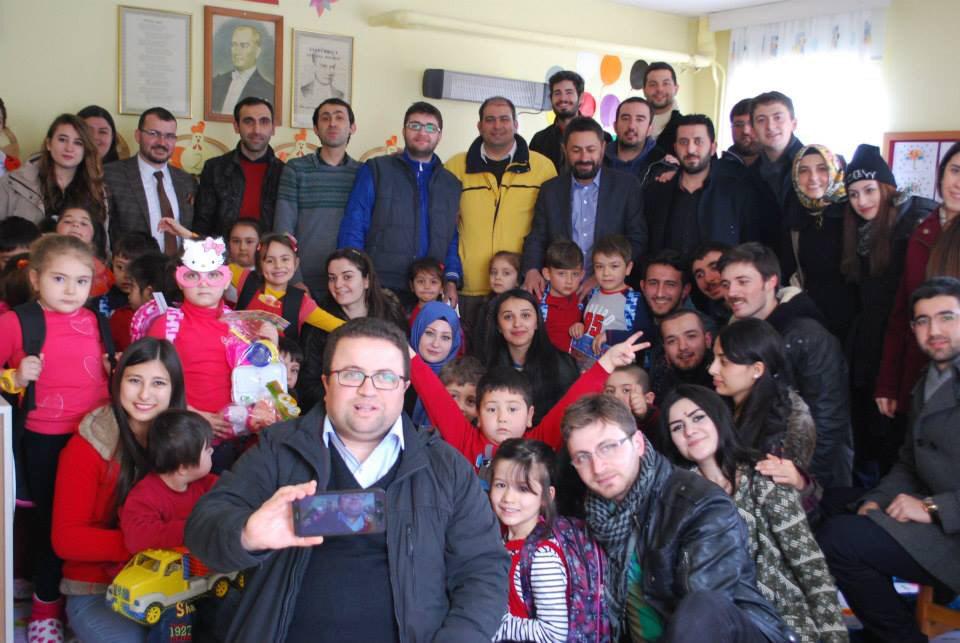 HaberCankiri's tweet photo. ÇanGenç'ten Çankırıya 7.Kütüphane ve Anaokulu Açılışı!

@cangenc18 @huseyinnfiliz @Vahdettin_OZCAN @dilaverdoganay http://t.co/jPc7BMK2Rq