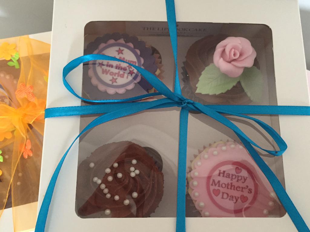 LiphookCakeCo's tweet photo. Hope all the mums that had our cakes enjoyed them and their day! http://t.co/wB8kplhc2f