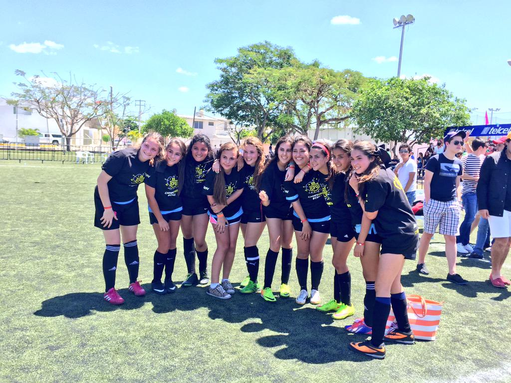 rcvsa's tweet photo. MUCHAS FELICIDADES A @mercenariesFC #CAMPEONAS #cfg201V 🎉🏆⚽️👌🙌 http://t.co/YR4yyWn4wk