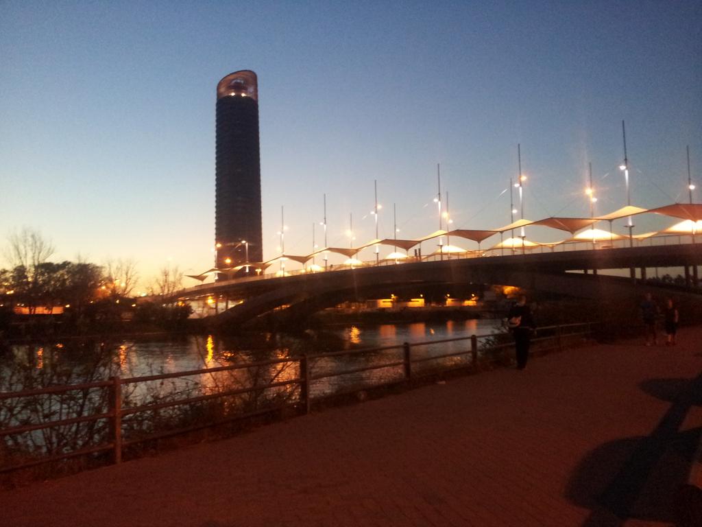 Martidubi's tweet photo. No hace falta viajar para ver cosas bonitas. 
Nunca valoramos lo que tenemos cerca hasta que lo perdemos..
Disfruta. http://t.co/L8oSl3LcwS