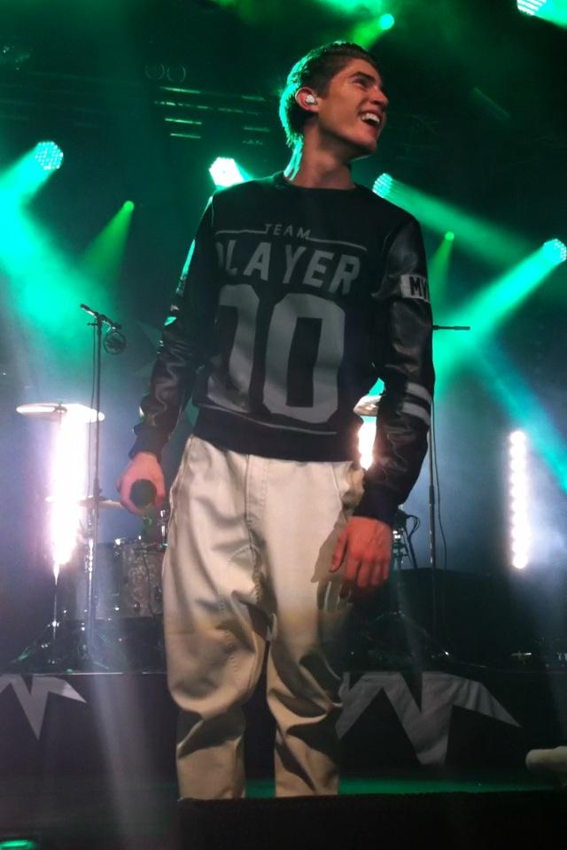 Beliebergiirl99's tweet photo. His #smile... ๐ #RobinsCircusConcert http://t.co/NrTe2TwdZP