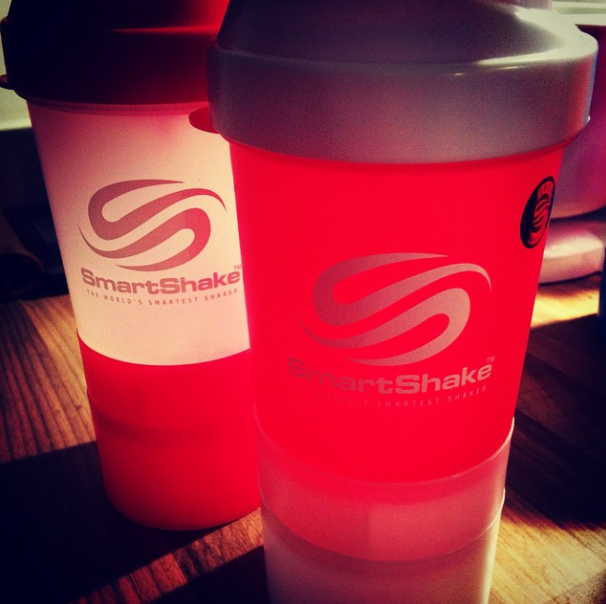 SmartShakeUK's tweet image. GIVEAWAY! RETWEET TO BE IN WITH A CHANCE! You could win a red/white SmartShake to celebrate #EnglishTourismWeek