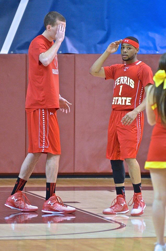 FerrisMBBALL's tweet photo. Dawgs on way home from NCAA Tourney in Louisville. @FerrisMBBALL salutes #BulldogNation for your support all season! http://t.co/v8npNbmmqg