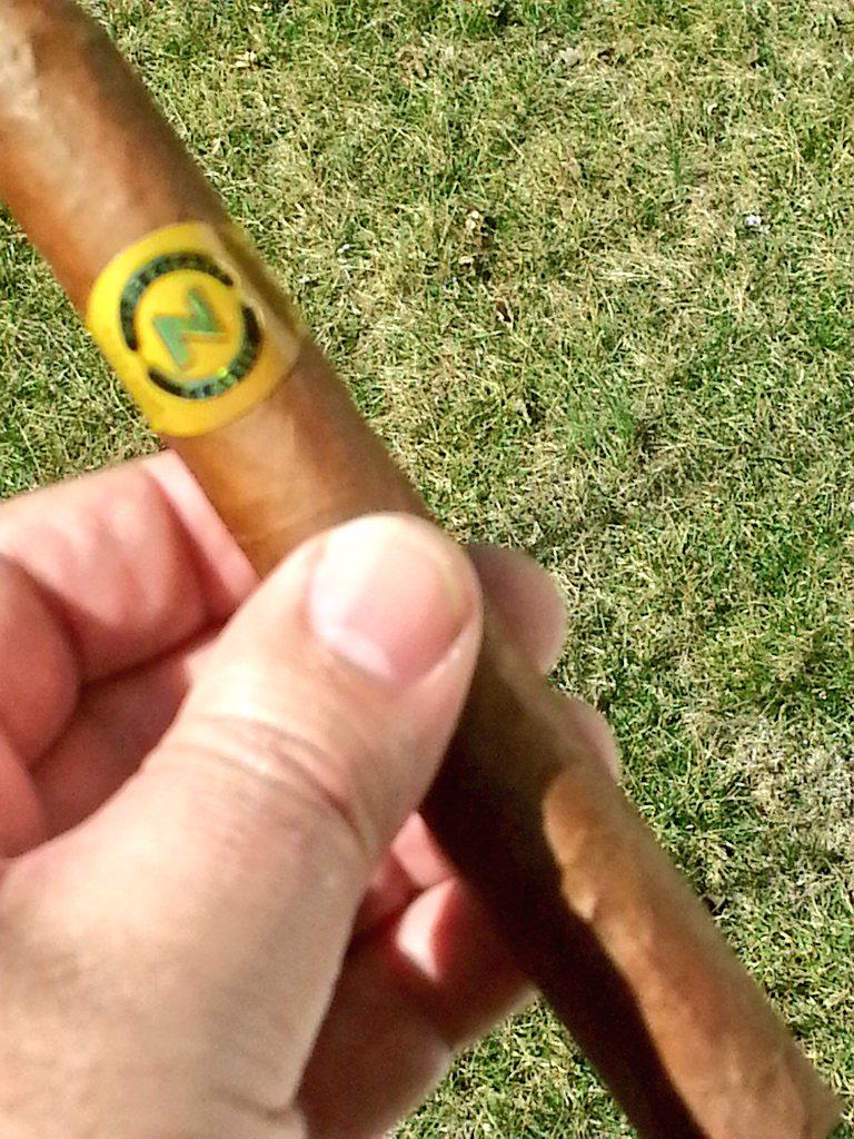 PistolCliff's tweet photo. @CigarChairman @NadiCigars @CigarGirlFL @jeffjumper @HN_JAD @RobustoBabe @Mack280 @cs_bones Cigar Time! http://t.co/EAFRyPZ2Oq
