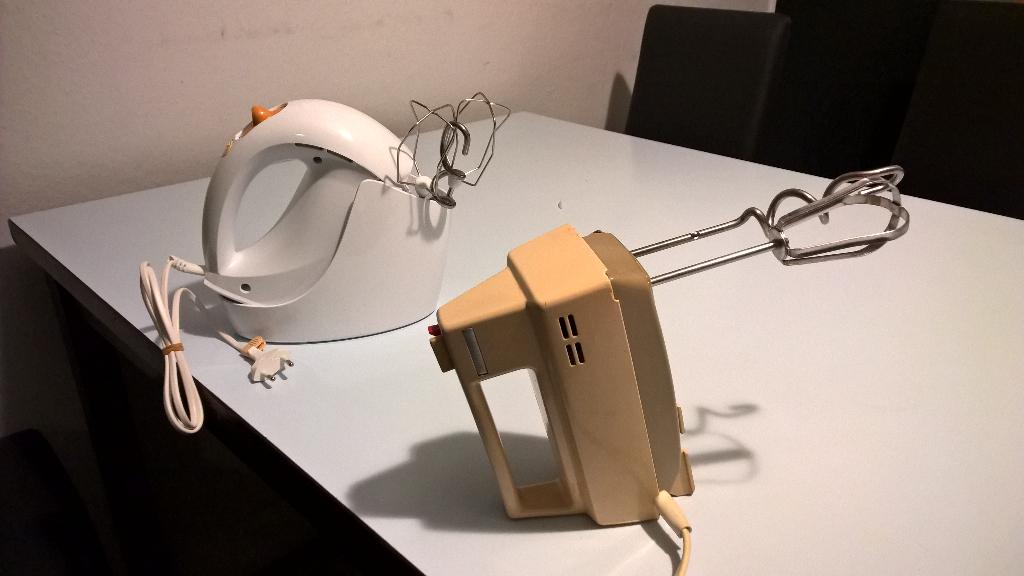 Zoonvanjohan's tweet photo. Na 41 jaar trouwe dienst, moet er toch afscheid genomen worden van onze gewaardeerde mixer. #philips http://t.co/endC9KXVLp
