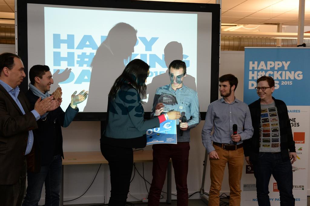roubaix's tweet photo. Mytrip gagne le #HappyHackingDays et 4 billets d'avion pour New York @FredGrigolato se propose de partir avec eux 3 ! http://t.co/dcOCjaHq9S