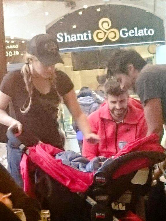 dacilpr28's tweet photo. #Familiapiquemebarak hoy en Barcelona @shakira @3gerardpique http://t.co/LaksIO5BXz