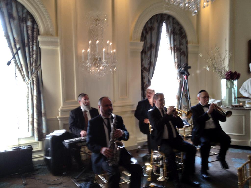 AARONTEITELBAUM's tweet photo. Setting the tone for a classy evening with music at the smorg and in the lobby at Rockleigh Country Club http://t.co/BVbwAWrTZV