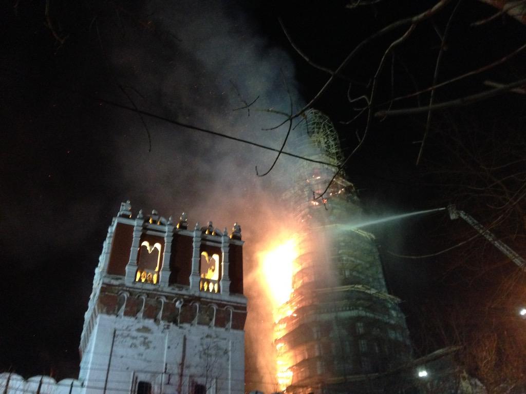 Arde el campanario del Monasterio Novodévichi de Moscú CAKmFkYWwAAIazF