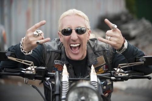 \\m/ HAPPY BIRTHDAY, DEE SNIDER!!! \\m/
 