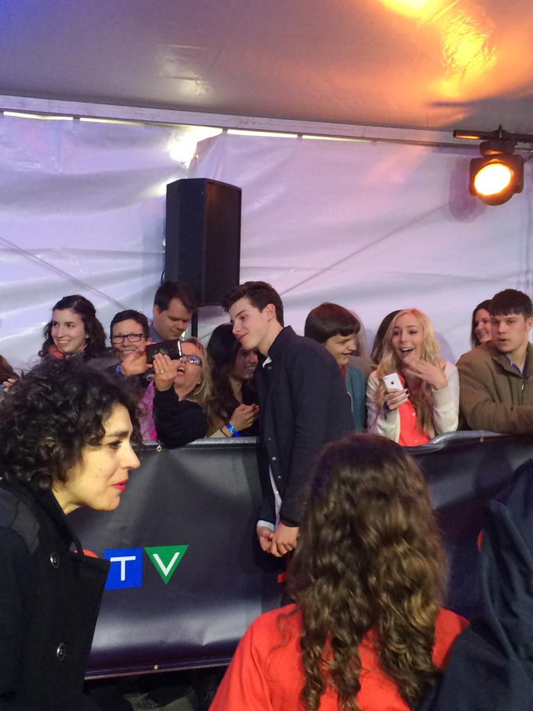 Sheri_Block's tweet image. He's certainly the life of the party on this red carpet #JUNOS @ShawnMendes