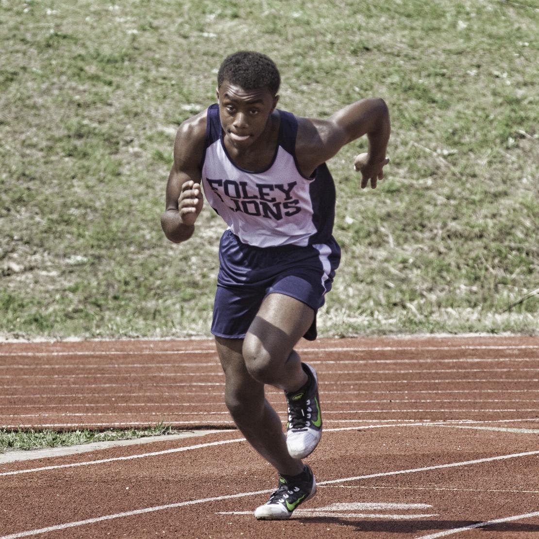 mikelriggs's tweet photo. A couple of my favorite former #foleylions competing at track meet Saturday @WendellJr7 @c_a_m_03 @Keldrickdaman http://t.co/5bLZR72sgG