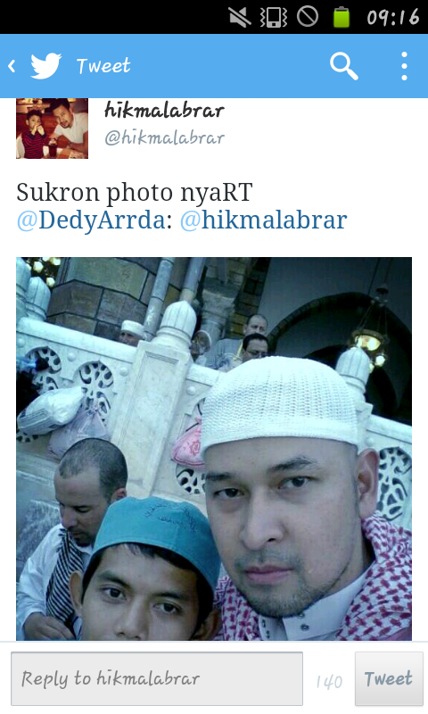 hikmalabrar's tweet photo. Masih dong. Apa kbrRT @DedyArrda: @hikmalabrar masih ingatkah saya bang? http://t.co/6CoXkHLepR