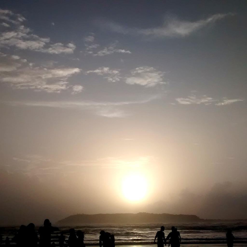 motohive's tweet photo. #motohive #Goa #monday #SunriseSunset http://t.co/arT6o301I2
