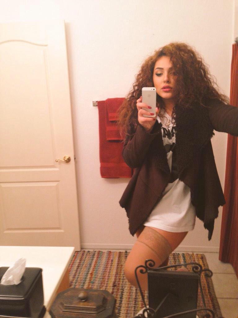 Gorgeousforeign's tweet photo. Brazilian ❤️ @_Brazilianchick http://t.co/fom0QvYrHJ