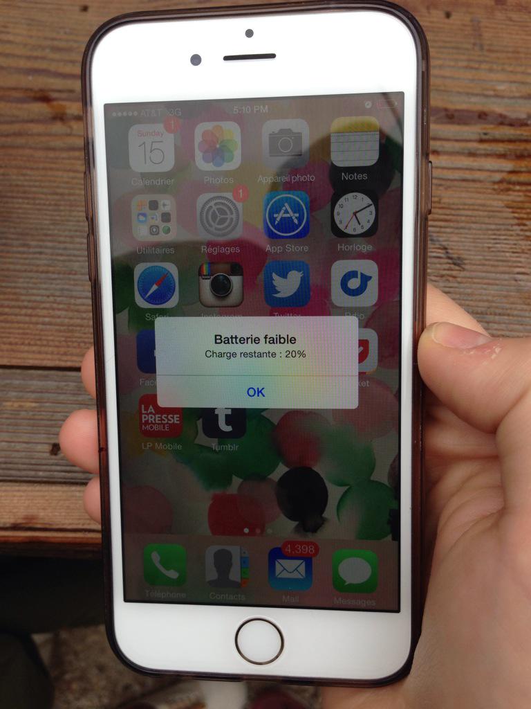 <a href="/mophie/">mophie</a> #mophieRescue iPhone needs battery iNeeds Puppies! At the NatGeo installation!