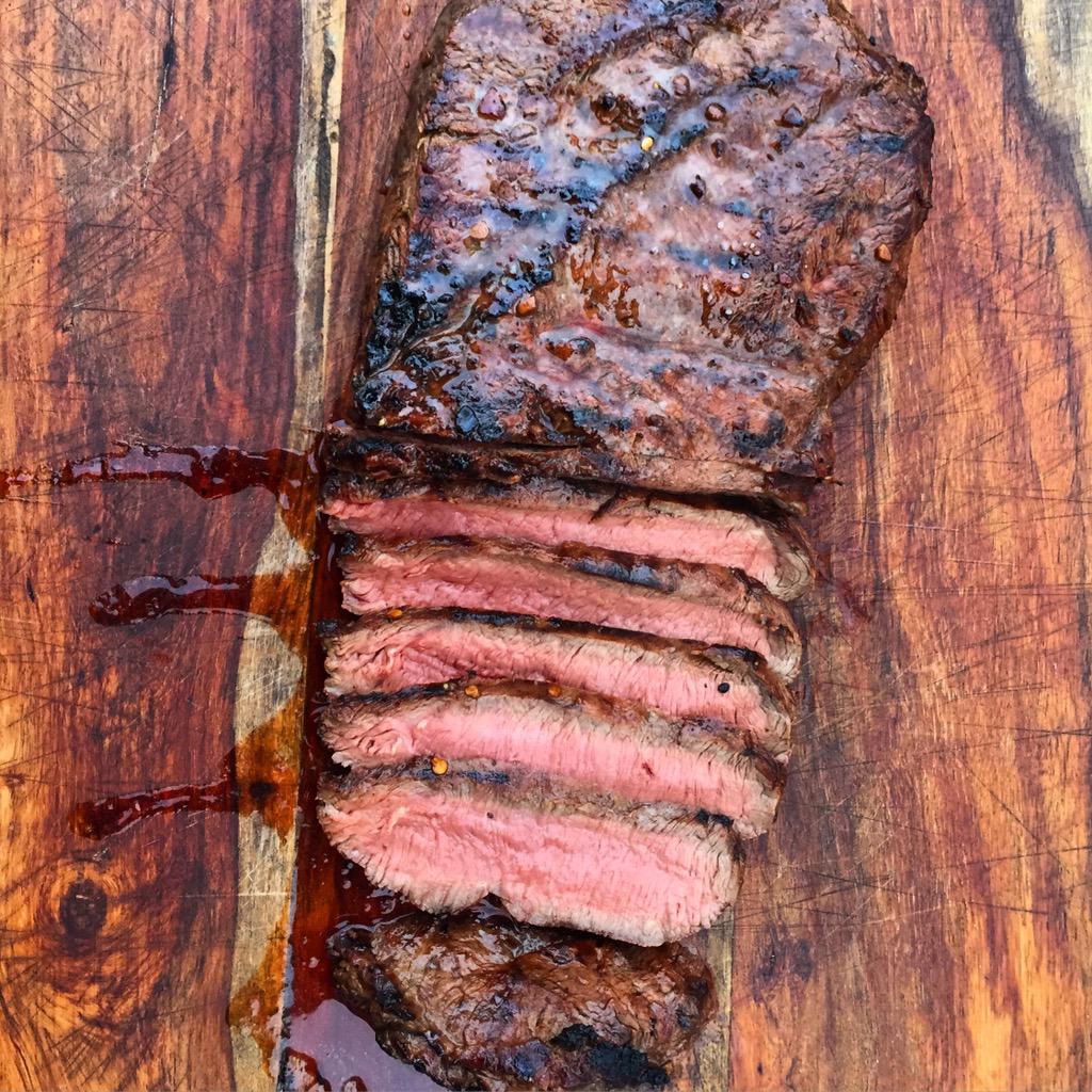 BBQBobTrudnak's tweet photo. Flat Iron steak cooked over hardwood charcoal #bbq #alpharub http://t.co/e0lnU5vlcA