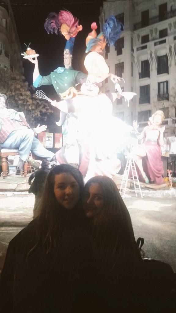 MartitaWido's tweet photo. Por un gran viaje 😁 http://t.co/lWzvs21BjH